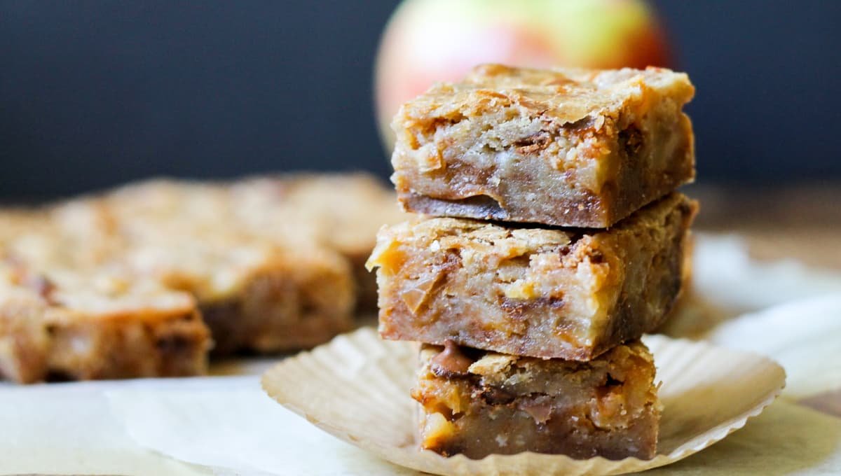 Caramel Apple Blondies: The Fall Treat I Didn't Know I Needed