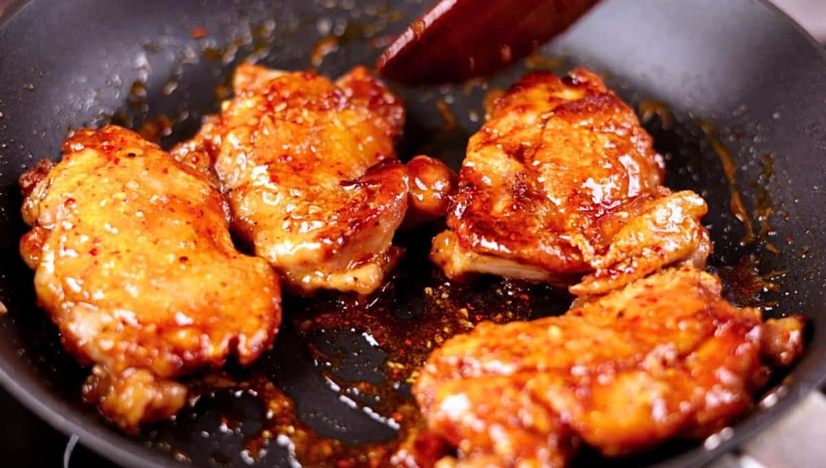 Crispy Honey Garlic Butter Chicken Thighs just One Pan and 30 Minutes