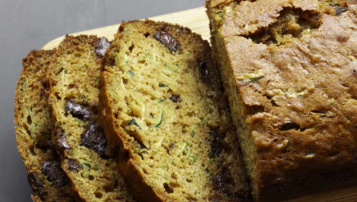 Chocolate Zucchini Bread That Tastes Like Dessert (But Has Vegetables In It)