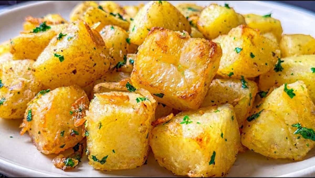 The Secret to Perfectly Crispy Garlic Butter New Potatoes