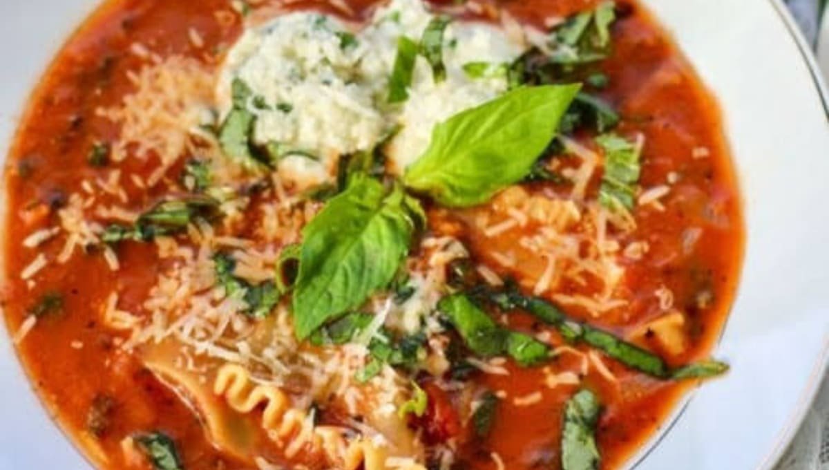 Lasagna Soup: All the Cozy, None of the Layering