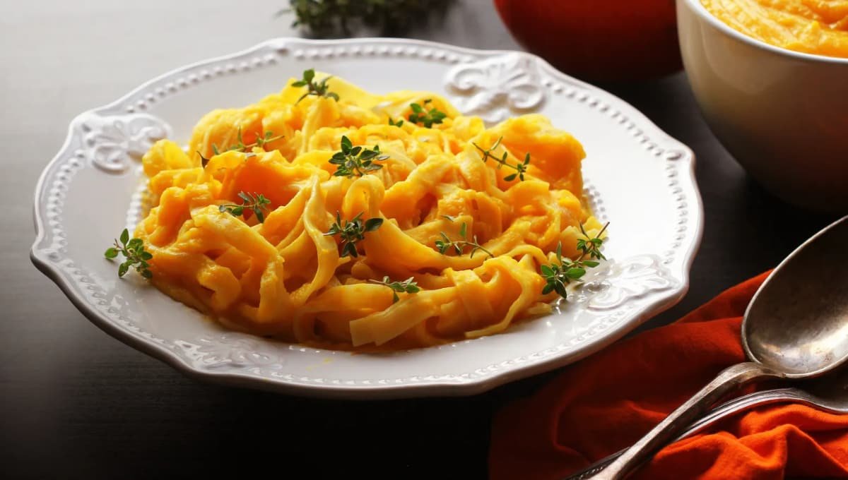 This Butternut Squash Pasta Sauce Tastes Like Fall