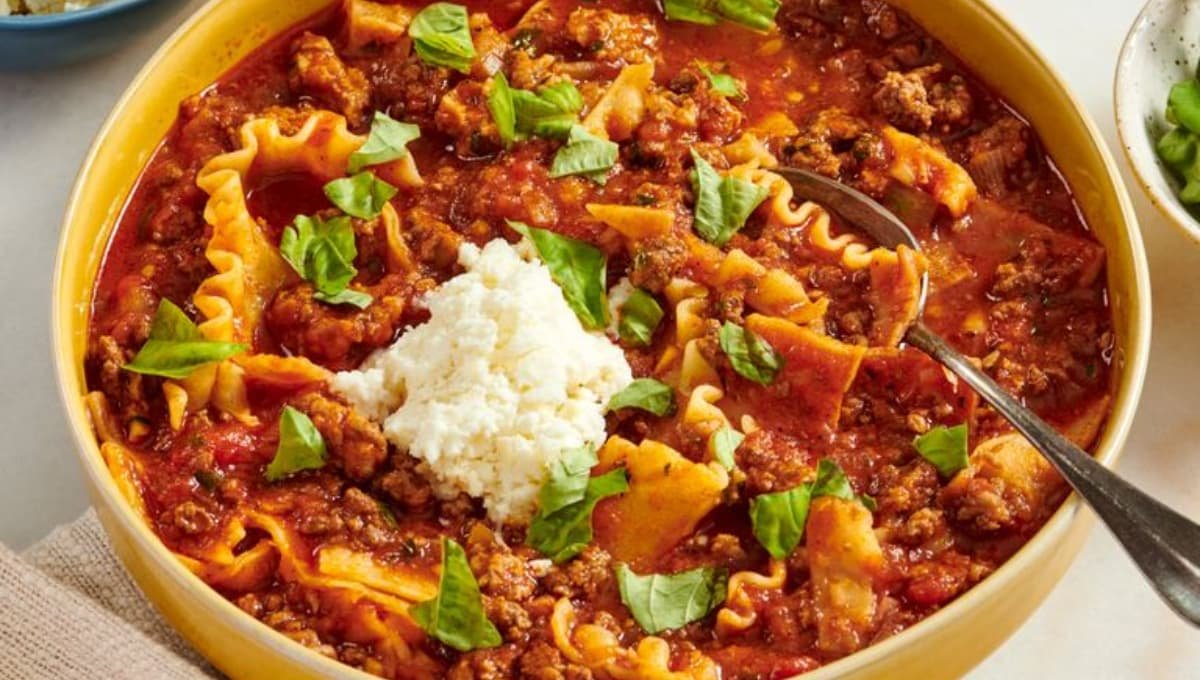 This Creamy Lasagna Soup Beats Real Lasagna Every Time