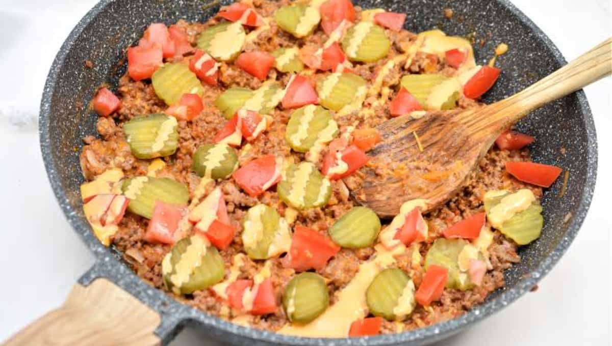 This Low Carb Cheeseburger Skillet Tastes Like Cheating