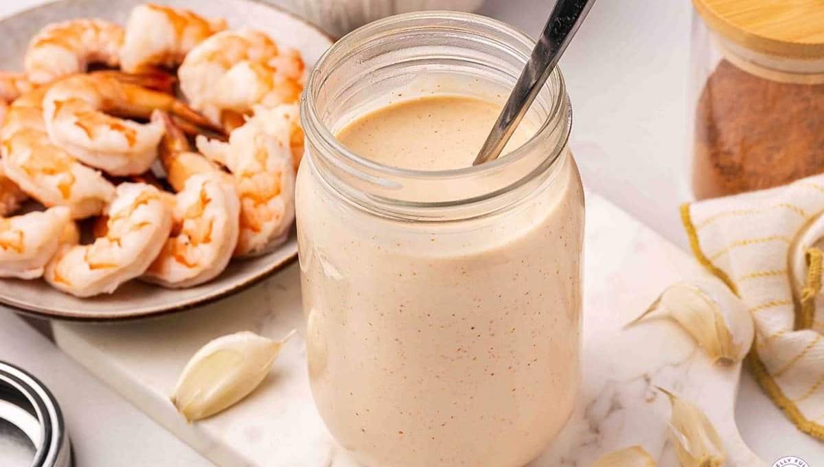 This 5-Minute Yum Yum Sauce Beats Any Hibachi Grill