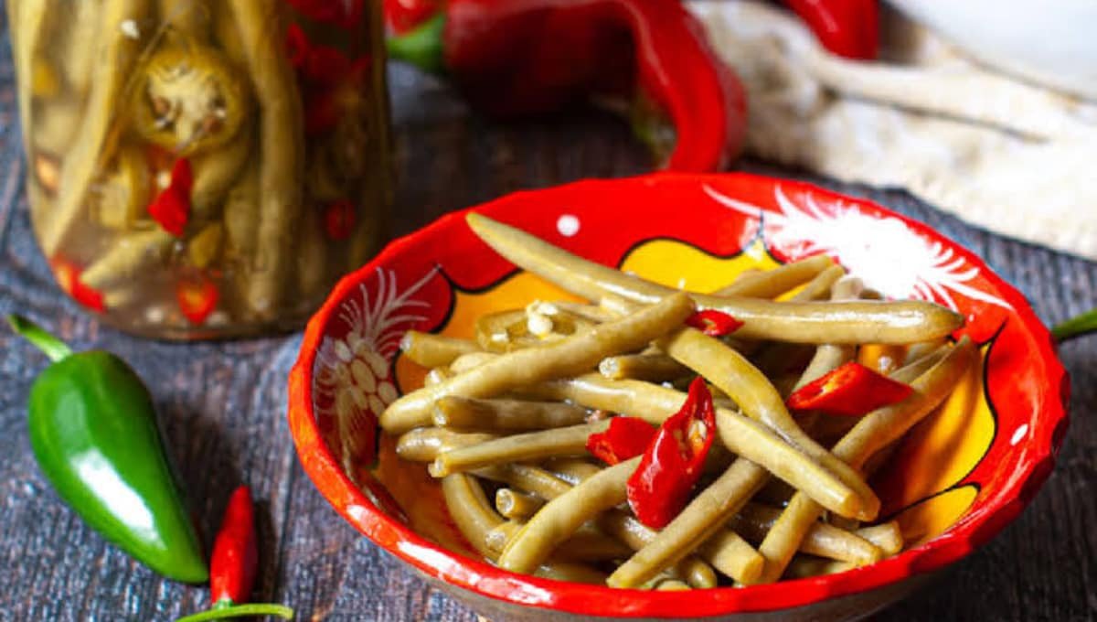 Crunchy Pickled Green Beans: Ready in 20 Minutes!