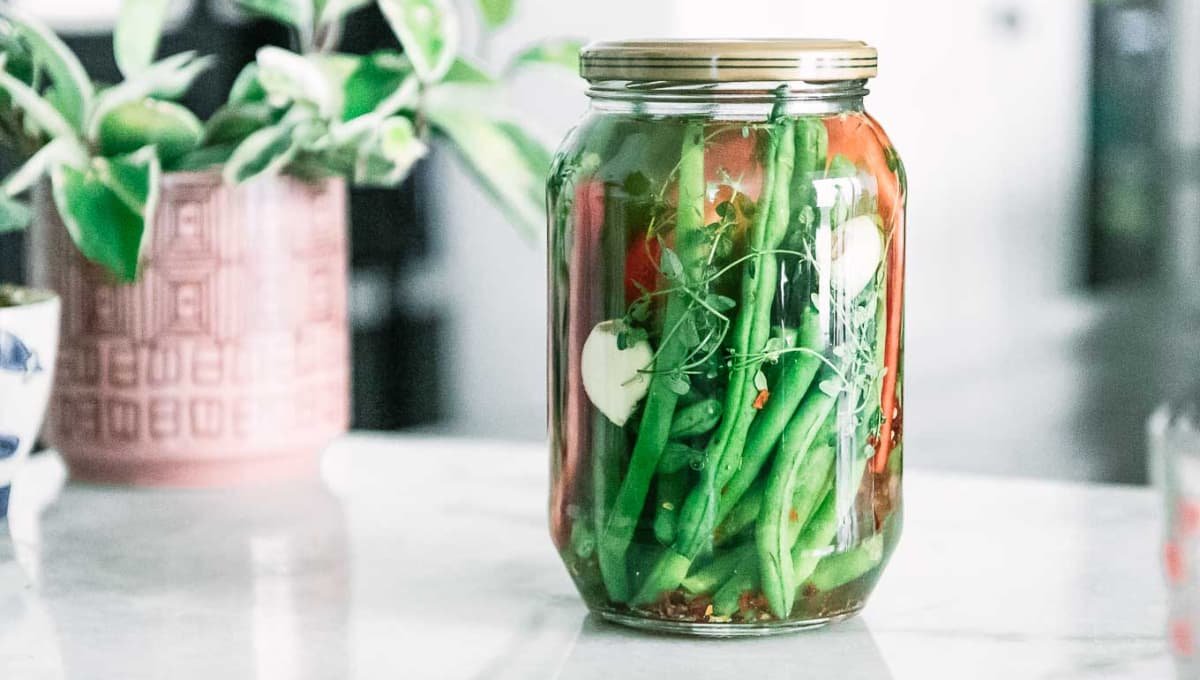Crunchy Pickled Green Beans: Ready in 20 Minutes!