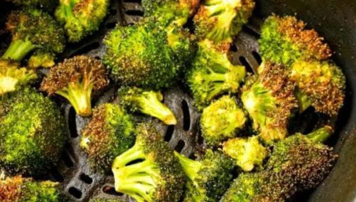 Why Everyone's Obsessed With This Air Fryer Broccoli