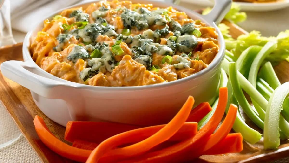 This Buffalo Chicken Dip Disappears Before Kickoff