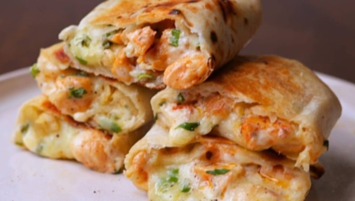 Ooey Gooey Cheesy Garlic Chicken Wraps Ready in 25 Minutes