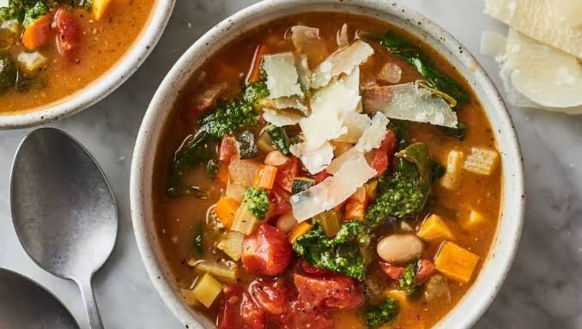 Minestrone Soup: The Parmesan Rind Trick for All-Day Flavor