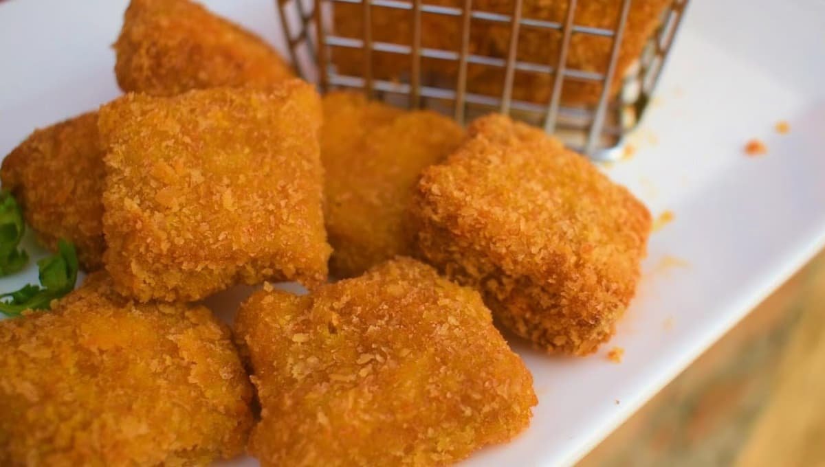Crispy Homemade Chicken Nuggets Kids Actually Beg For