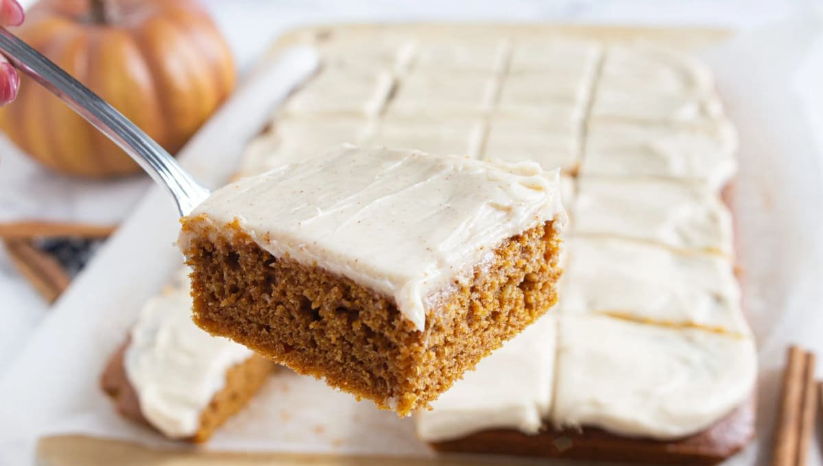Pumpkin Bars With Cream Cheese Frosting That Stay Moist for Days