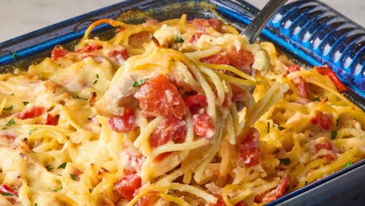 Creamy Chicken Spaghetti Bake: The Easy Weeknight Secret