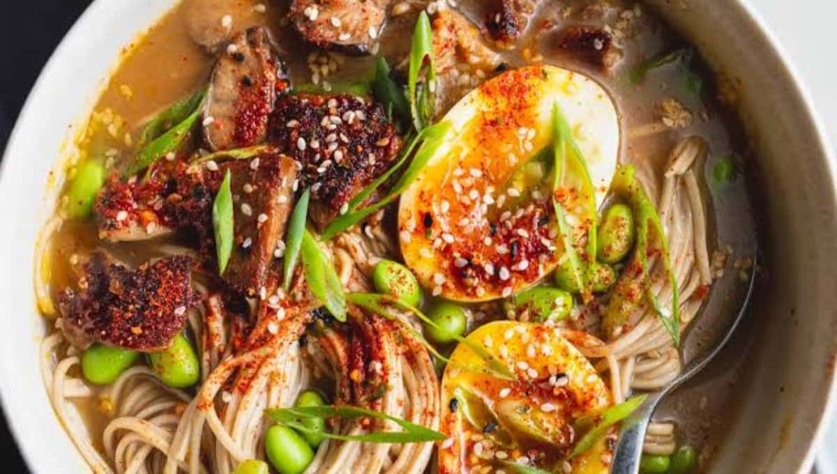 This Broth Bowl Trick Ruined Regular Soup Forever